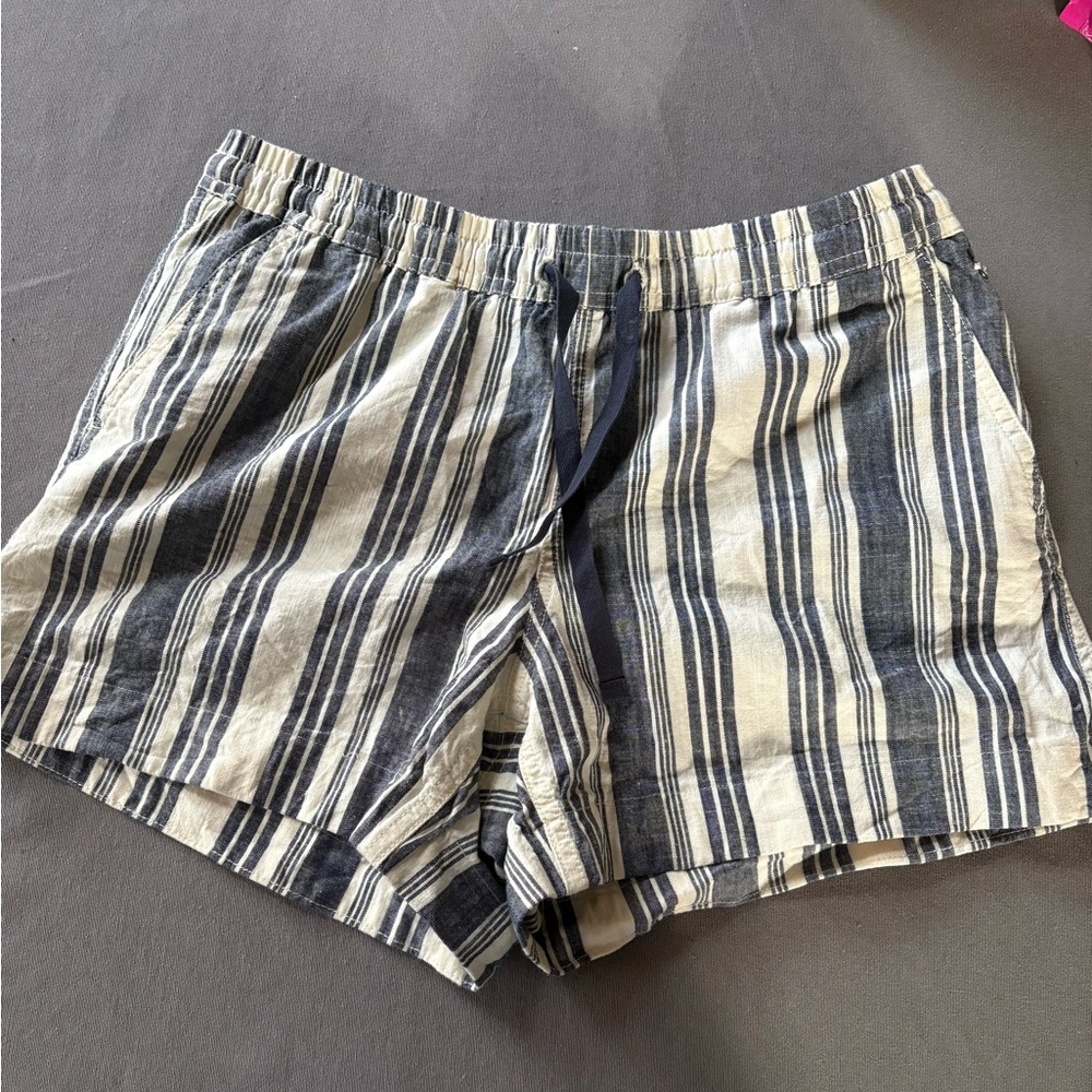 L.L. Bean Navy Cream Stripe Shorts Casual Resort Drawstring Pockets Cotton Sz 6